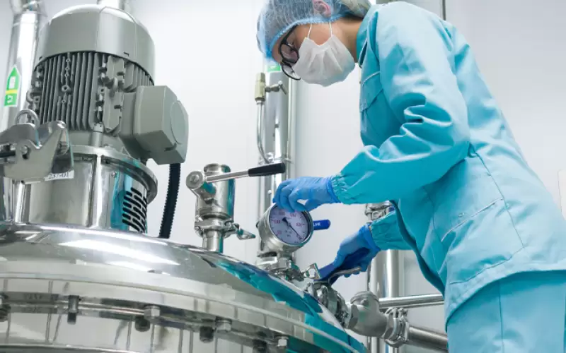 a-mangueira-master-clip-viton-da-masterduct-para-industria-quimica-img